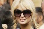 Paris Hilton urodzi za rok