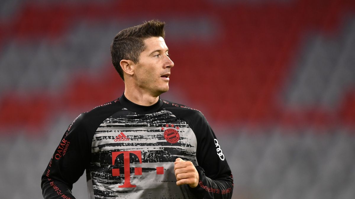 PAP/EPA / LUKAS BARTH-TUTTAS / Na zdjęciu: Robert Lewandowski