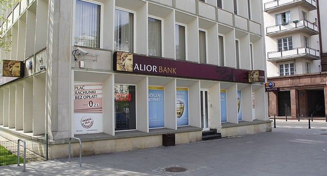 Zyski Alior Banku okazały się nieco lepsze od prognoz domów maklerskich.