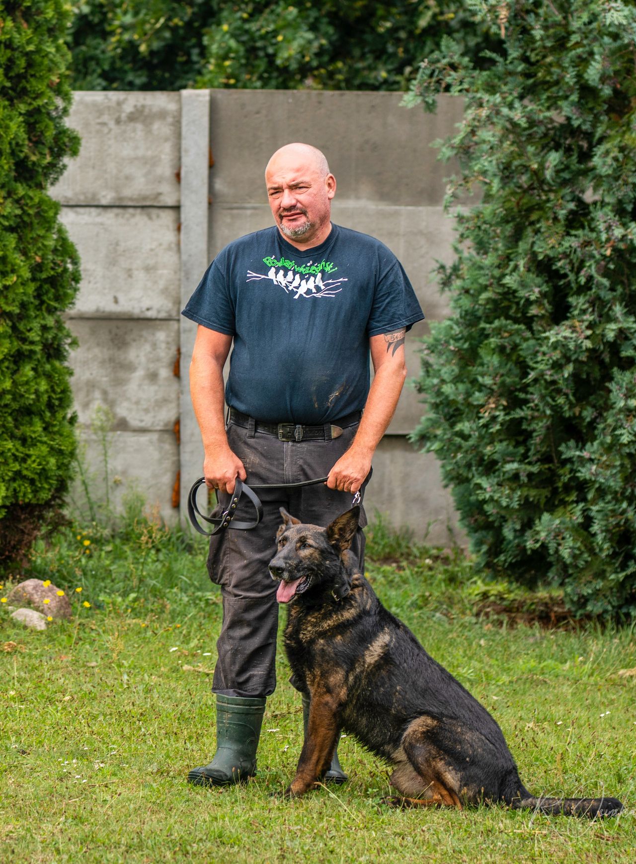 Sławomir Walkowiak, Skarbnik Zarządu Stowarzyszenia "Zakątek Weteranów" Wstąpił do policji w 1989 roku, przewodnik psa służbowego w kategorii psów do wyszukiwania zapachu narkotyków Komendy Powiatowej Policji we Wrześni, obecnie emeryt Policji.
