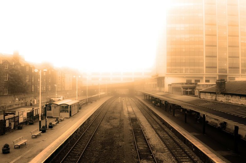 Smog w polskich miastach. Samorząd zdecyduje, czym możesz palić w piecu