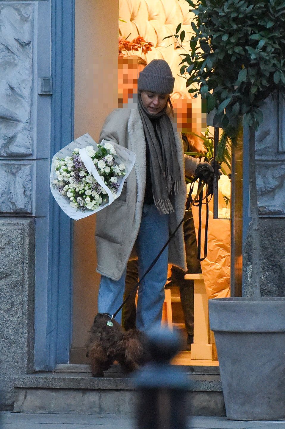 Anna Mucha w kwiaciarni