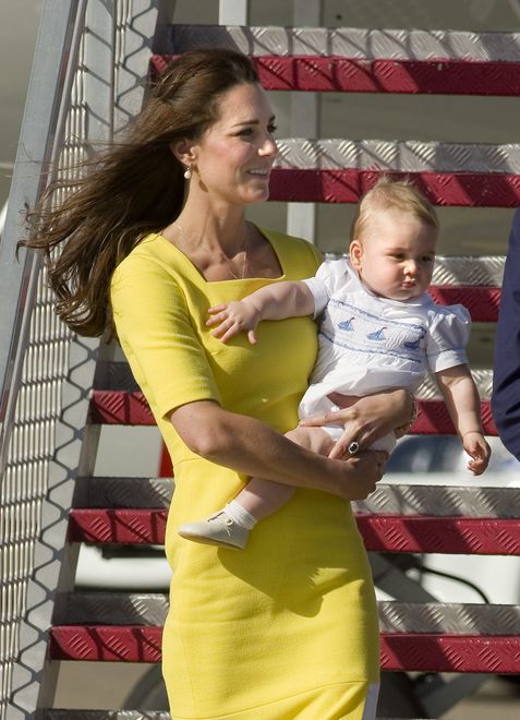 Royal visit to Australia and NZ - Day 10The Duke and Duchess of Cambridge and Prince George arrive at Sydney Kingsford Smith Airport on a Royal Australian Air Force aircraft during the tenth day of their official tour to New Zealand and Australia.   PRESS ASSOCIATION Photo. Picture date: Wednesday April 16, 2014. See PA story ROYAL Tour. Photo credit should read: Anthony Devlin/PA Wire 
Dostawca: PAP/PAAnthony DevlinKate Catherine Prince William George Middleton royals royal roya