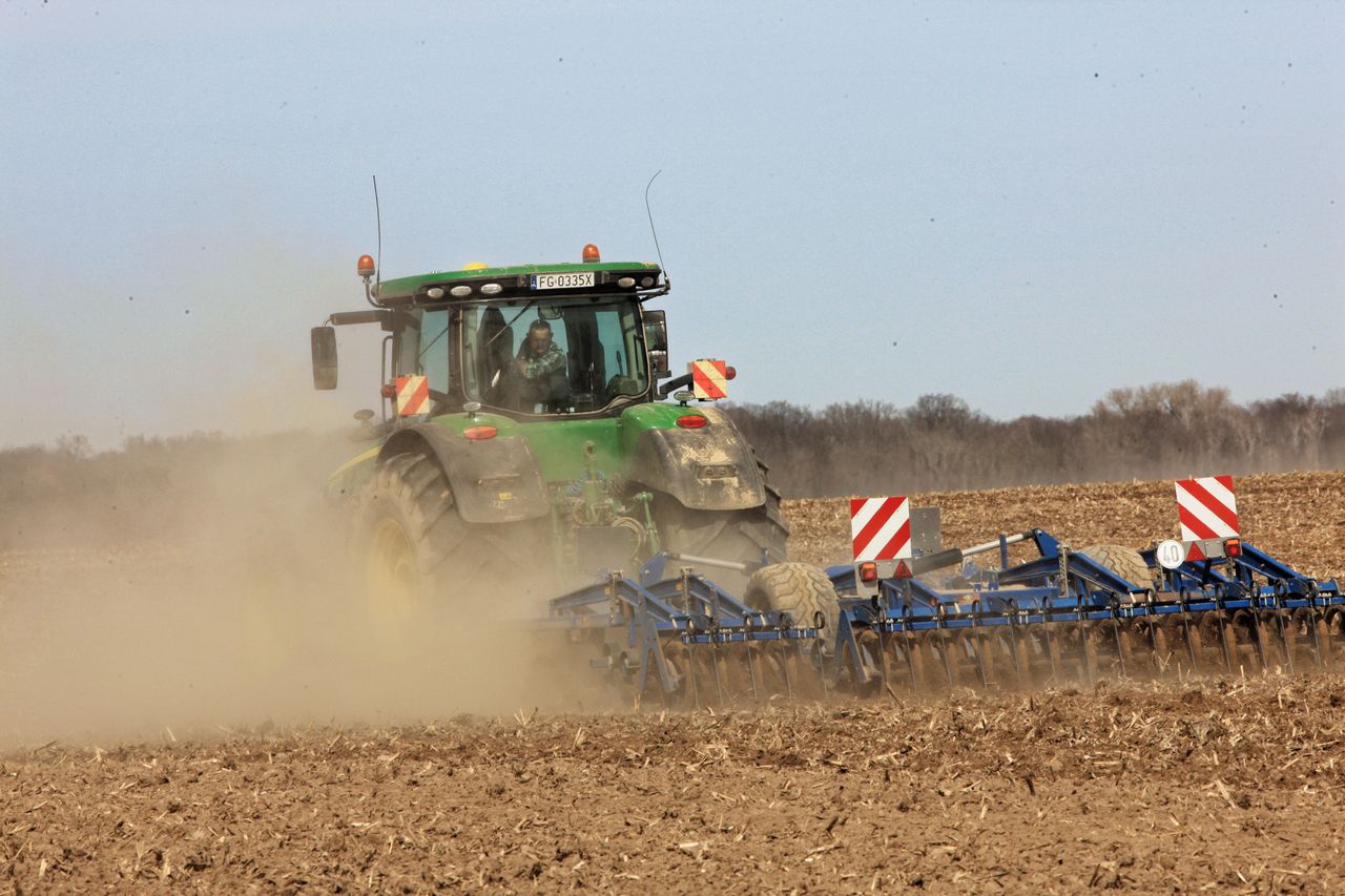 Rolnicy chcą specjalnego, taniego paliwa. "Musimy przetrwać, ale boimy się jutra"