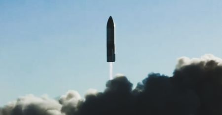 To już nie tylko wznoszący się silos - Starship SN8 w końcu poleciał i to na ponad 12 km