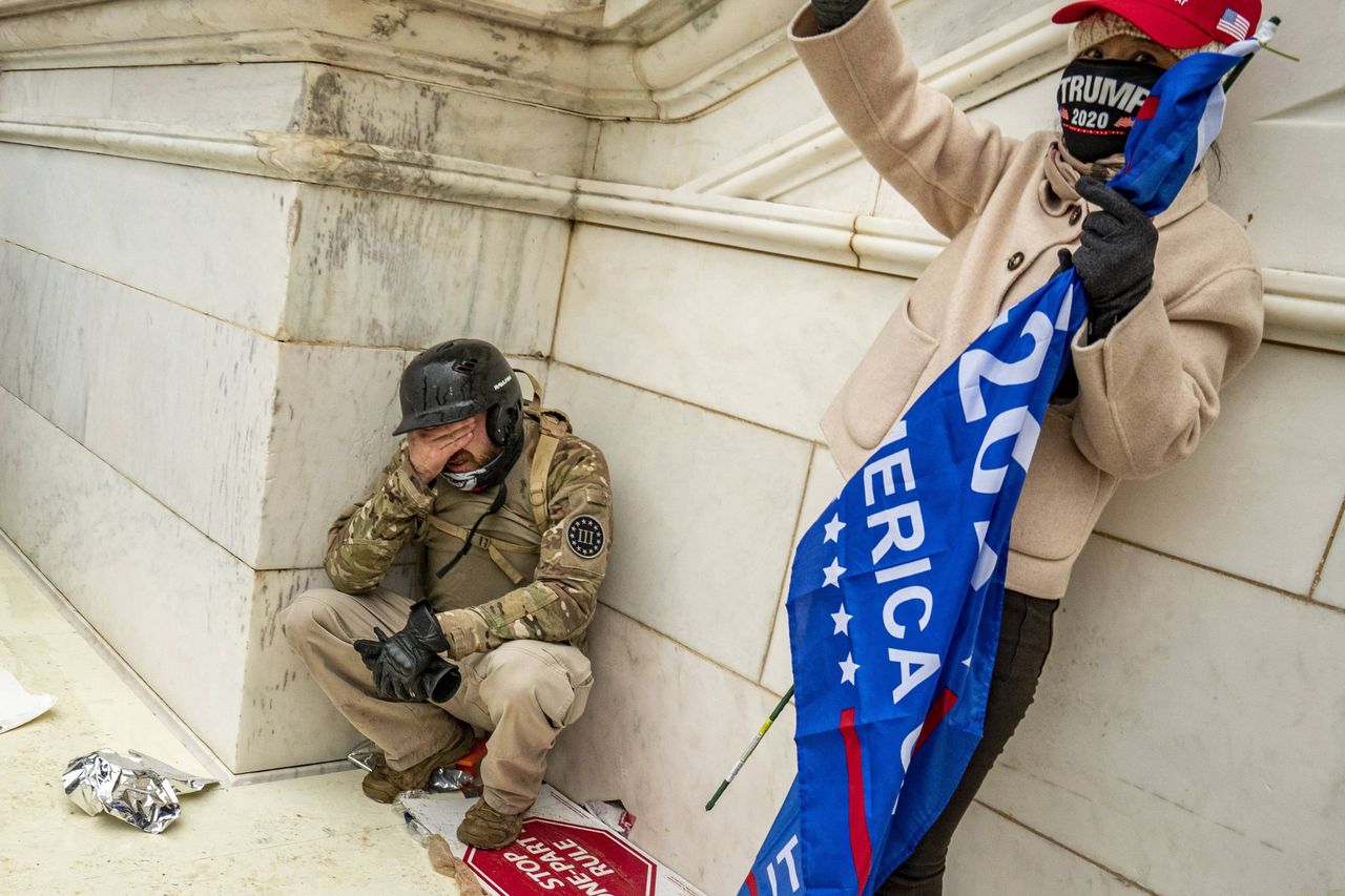 Zamieszki w USA. "Hańba w Waszyngtonie, rozliczyć Trumpa"