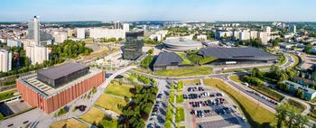 Katowice: Widok prosto na góry. Gdzie indziej po dniu w korpo możesz szybko skoczyć na narty? "Śląsk jest pełen kontrastów"