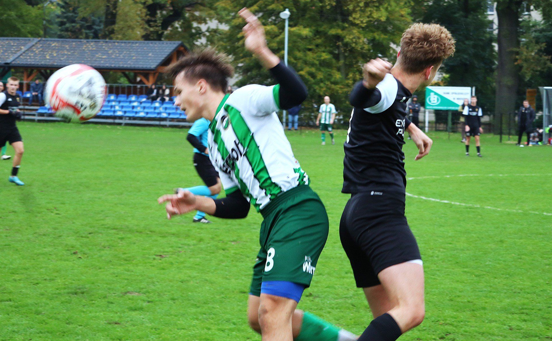 Piłkarska okręgówka, Oświęcim: LKS Jawiszowice - Huragan Inwałd 4:1.