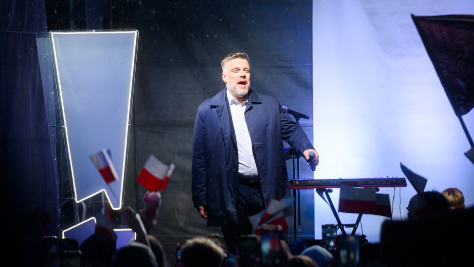 Adrian Zandberg
Pozna�, 16.05.2025. Wybory Prezydenta RP 2025 - kampania. Kandydat Partii Razem w wyborach prezydenckich Adrian Zandberg podczas fina�u kampanii w Poznaniu, 16 bm. (sko) PAP/Jakub Kaczmarczyk
Jakub Kaczmarczyk
kampania, kandydat, objazd kraju, ostatni dzie� kampanii, Partia Razem, polityk, polityka, spotkanie wyborcze, spotkanie z mieszkancami wyborcami sympatykami, wiec, wizyta krajowa, wyborcza, wyborczy, wybory