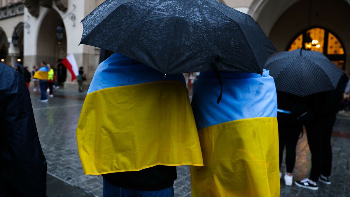 Ukrai?ski koncert dla Polak�w na Rynku G?�wnym w Krakowie
27.05.2022 Krakowe Rynek Glowny Charytatywny koncert Ukraincow " Dziekuje to za malo " zorganizowany jako wyraz wdziecznosci dla Polakow za pomoc i wsparcie narodu ukrainskiego
fot. Beata Zawrzel/REPORTER
Beata Zawrzel/REPORTER