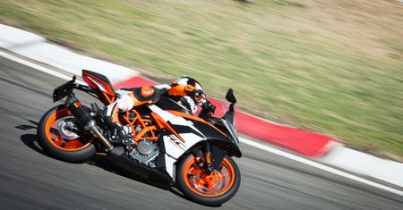 Przyłapano prototyp KTM-a RC 390. Szykuje się zupełnie nowa konstrukcja