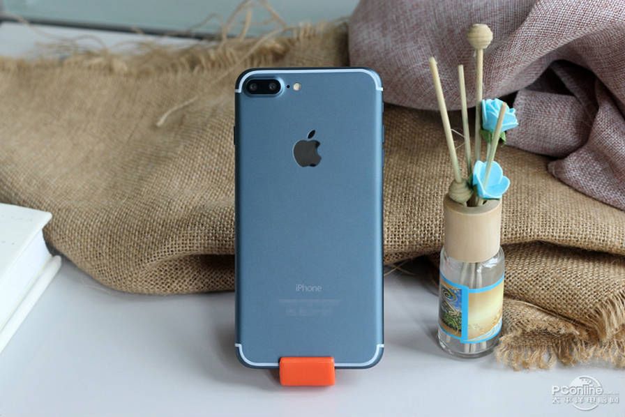 Niebieski iPhone 6SE/7 wygląda prześlicznie 13