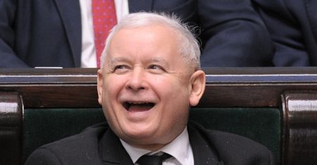 Jarosław Kaczyński pobiera emeryturę w wysokości 38 255 złotych! Starczy na rodeo i hodowlę byków?