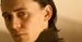 Tom Hiddleston w wieżowcu