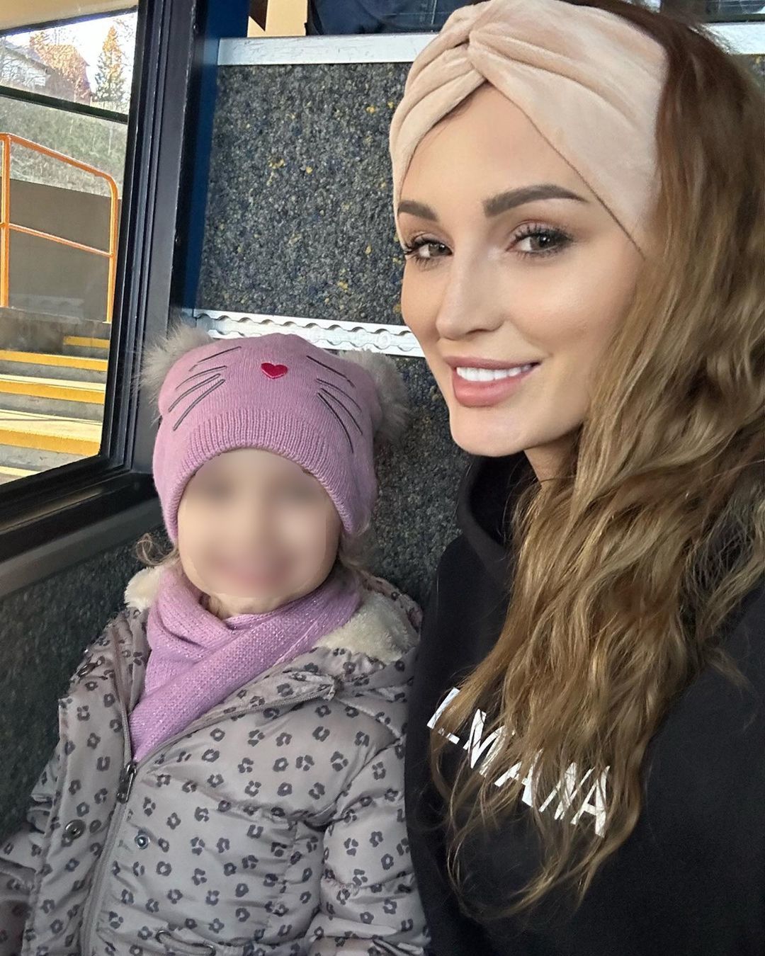 Matka córki Jakuba Rzeźniczaka mówi o jego relacjach z Inez. Dziewczynka chodzi na terapię