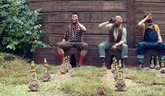 Sielskie życie nieprzeciętnej rodziny promuje piwo z cydrem Dziki Sad (wideo)