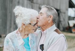 Tak wygląda prawdziwa miłość. Piękne zdjęcia staruszków podbiją wasze serca
