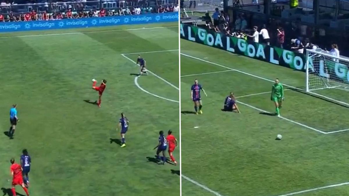 Twitter / x.com/DAZNWFootball/ / Akcja Tanikawy w meczu Bayernu z PSG