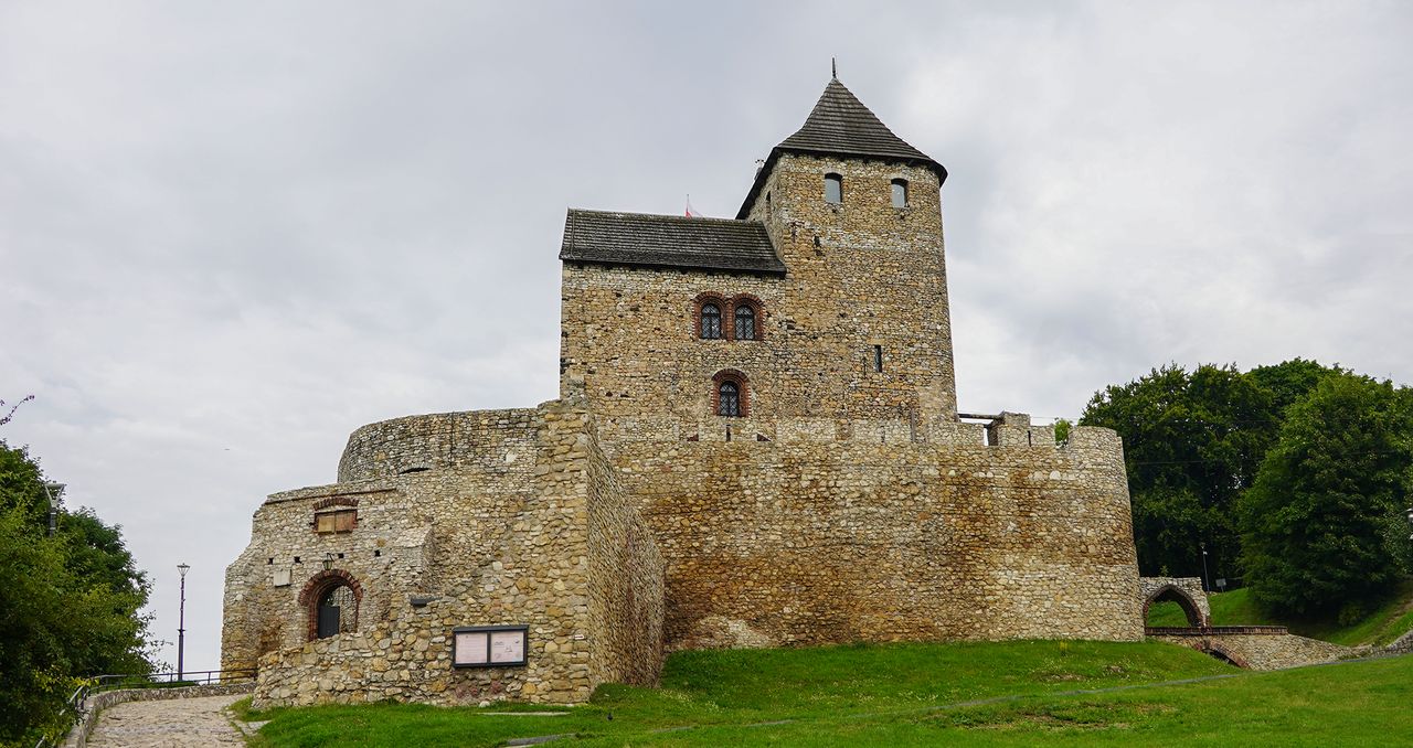 Zamek Będziński – strażnik historii na skarpie Przemszy