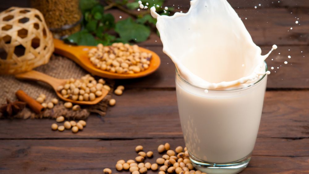 Mleko sojowe o smaku neutralnym lub waniliowym z dodatkiem wapnia oraz witamin A i D