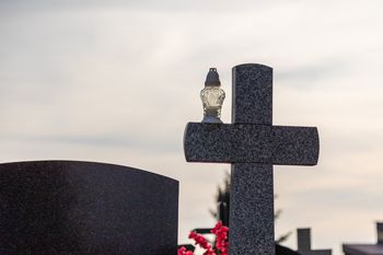 Odeszli. Dziesięciu Polaków pożegnaliśmy w minionym roku