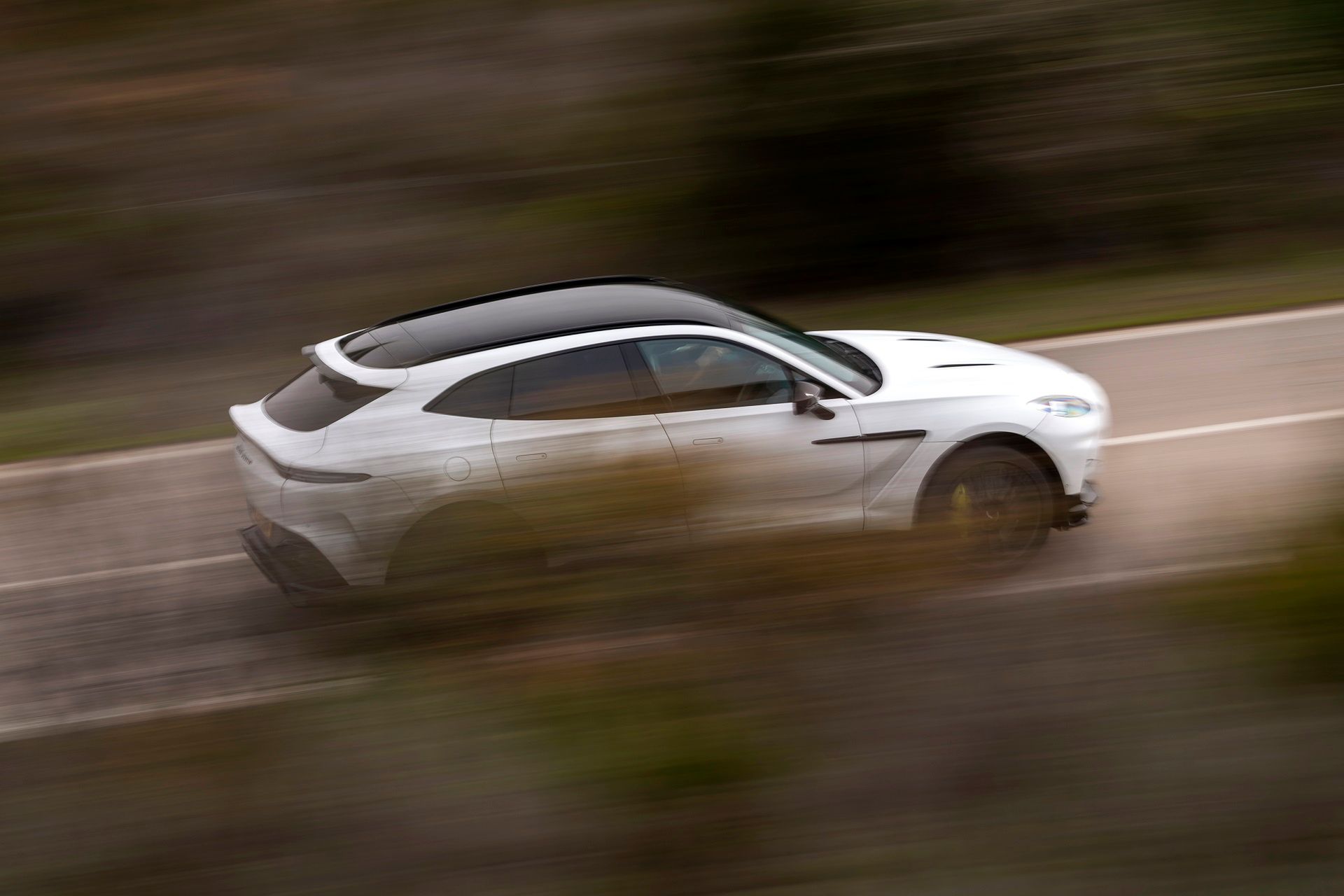 Aston Martin DBX707 (2022)