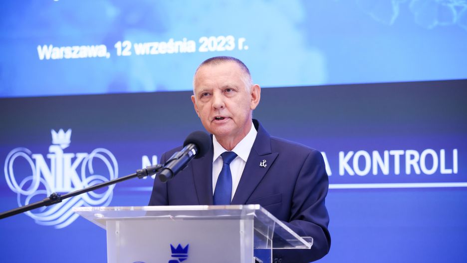 Leszek Szyma�ski
covid, dodatki covidowe, konferencja, kontrola, kontrole, kontrole covidowe, koronawirus, Najwy�sza Izba Kontroli, NIK, opieka medyczna, polityk, polityka, przebieg pandemii, szpitale, trzy, wizyta