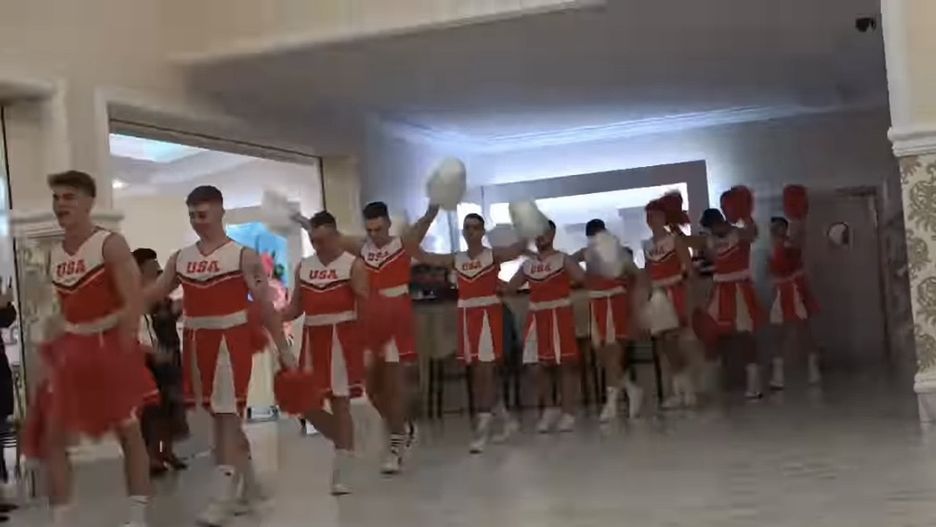 Oryginalny układ taneczny na studniówce w Zespole Szkół w Raciążu