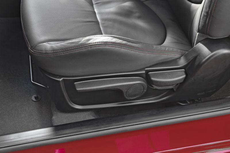 2010-Kia-Forte-Koup-28