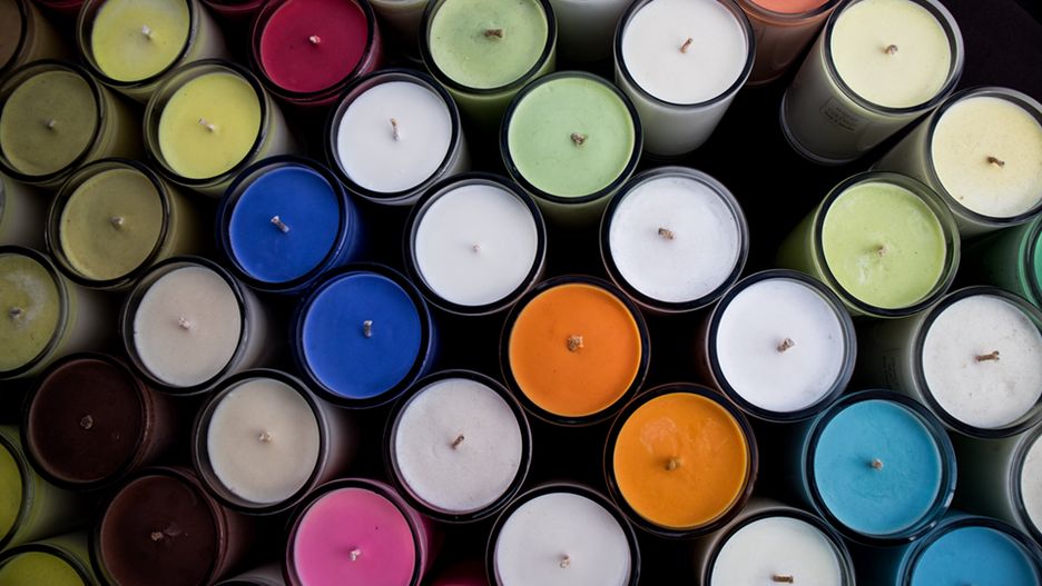 Palenie świec fatalnie wpływa na mózg. Wyniki badań nie pozostawiają złudzeń