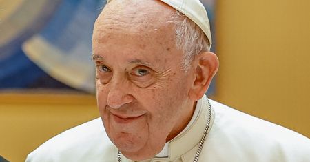 Papa Francesco niczym prawdziwy ojciec. Podpisał studentowi usprawiedliwienie
