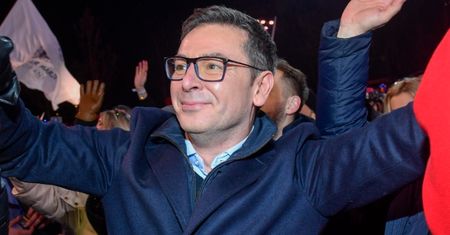 Michał Adamczyk "złożył wniosek o urlop i oddał się do dyspozycji zarządu TVP". Tyle miał zarabiać w "Wiadomościach"