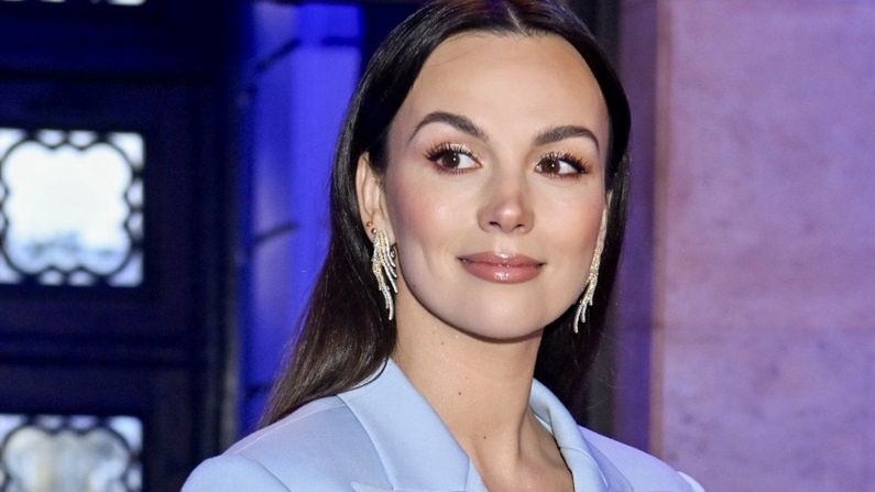 Paulina Krupińska włożyła sukienkę w paski. To "perełka" na lato