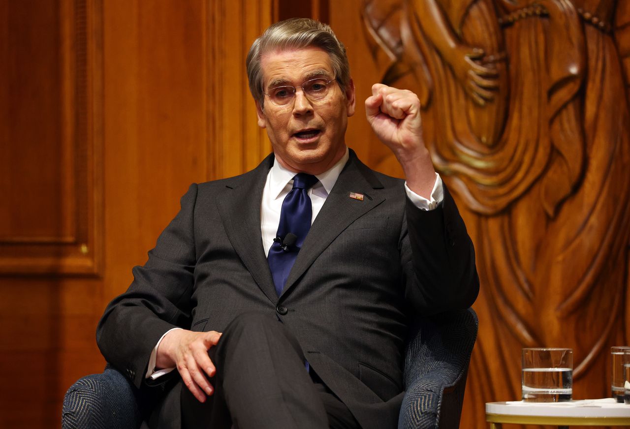 "Gospodarcza Furia". USA nakładają sankcje za pomoc Iranowi w zakupie uzbrojenia