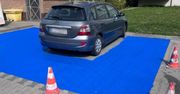 Ludzie przecierali oczy. Zobaczcie, co się stało na parkingu
