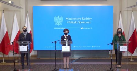 Koronawirus. Uruchomiono infolinię dla seniorów. Wolontariusze chcą im pomóc