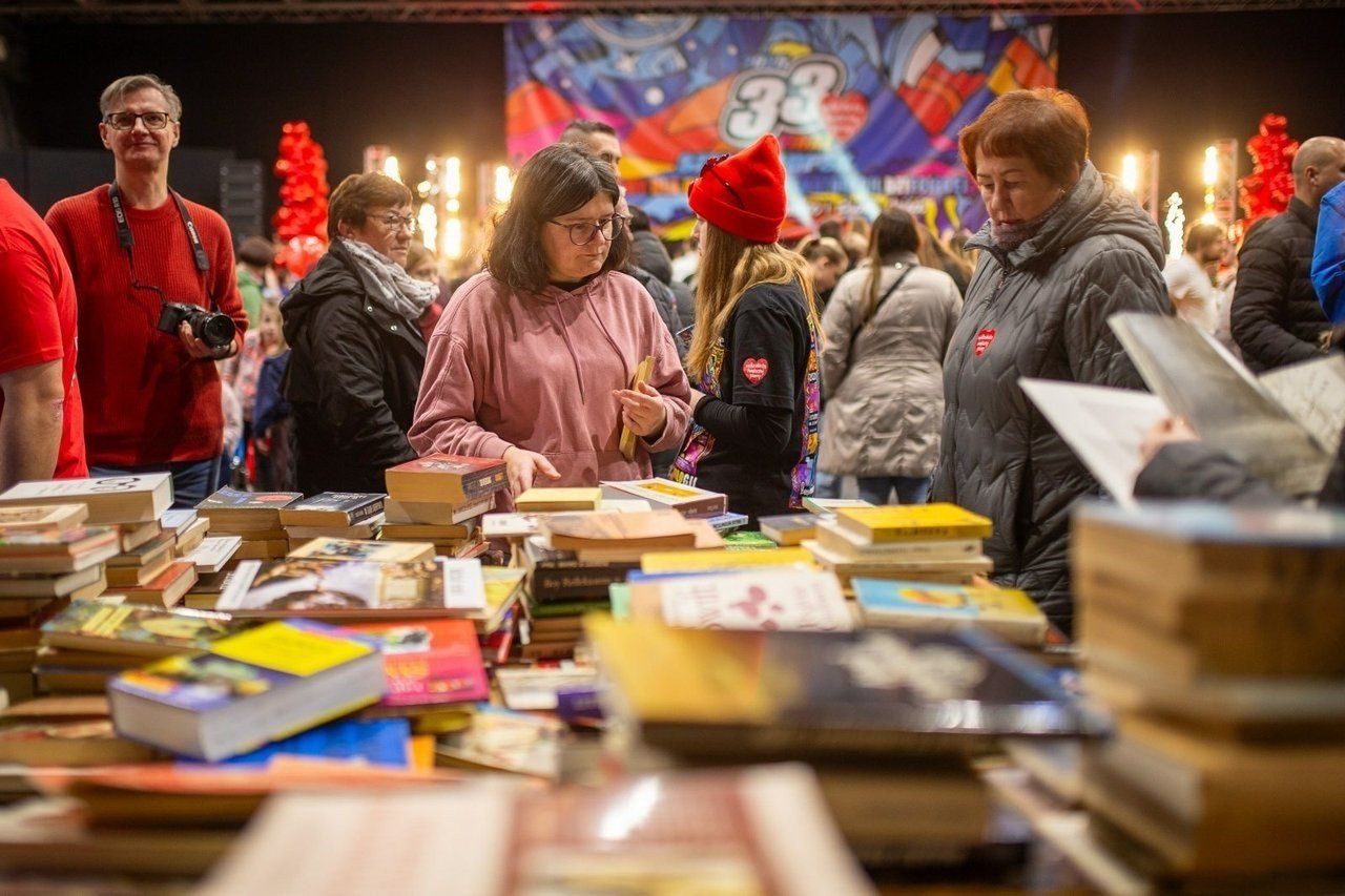 WOŚP w Słupsku w 2025 roku - hala Gryfia wypełniona atrakcjami i wielkimi sercami.