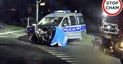 Urwało cały przód radiowozu. Jest nagranie przerażającego wypadku