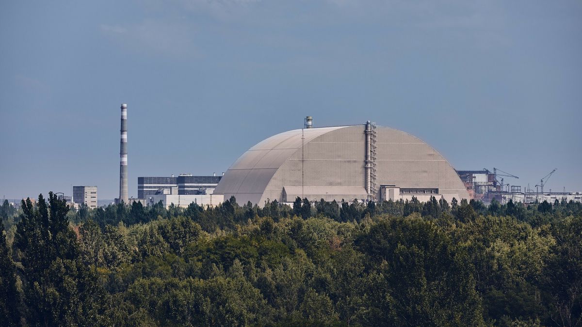 Czarnobyl 2019
19.08.2018 Ukraina Prypec - miasto zbudowane dla pracownikow elektrowni w Czarnobylu , wysiedlone po katastrofie reaktora 4 w 1986 N/z sarkofag nad zniszczonym blokiem elektrowni fot. Andrzej Stawinski/REPORTER
Andrzej Stawinski/REPORTER