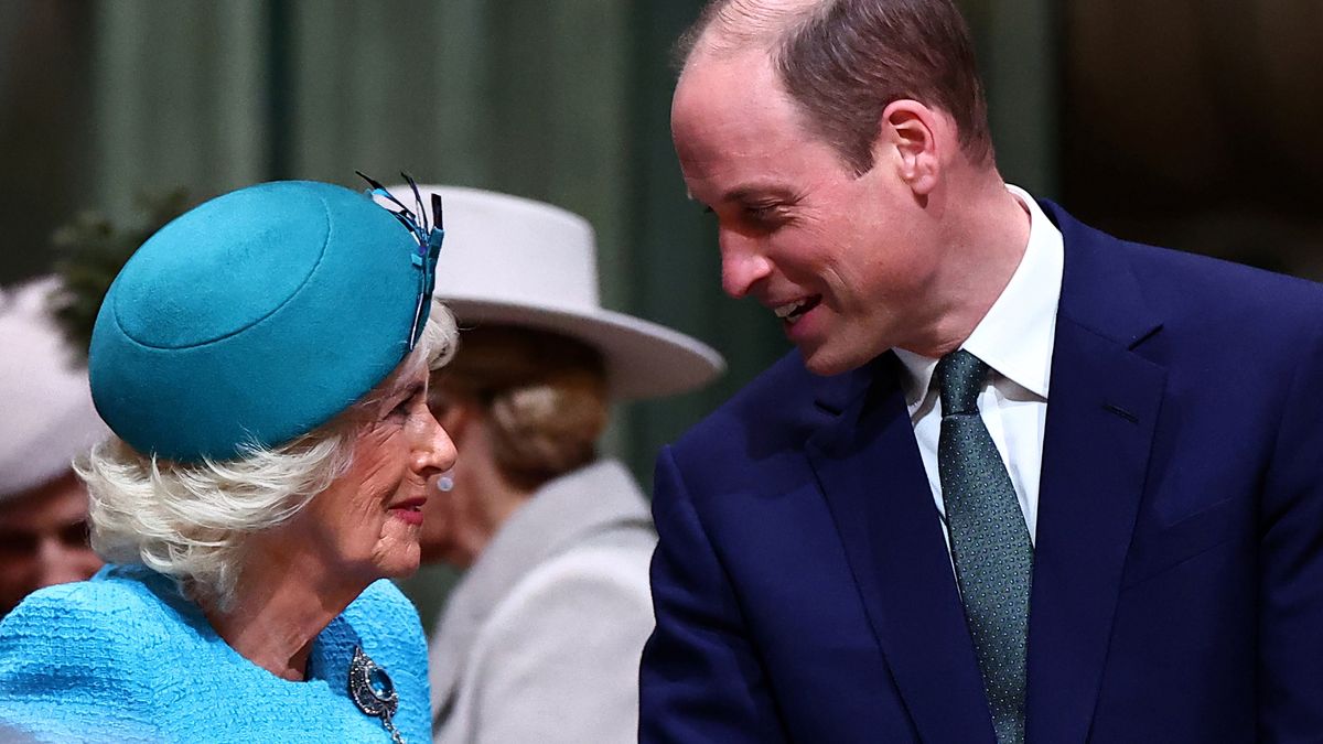 Książę William zbliżył się do królowej Camilli?