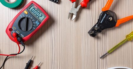 Czy przegląd instalacji elektrycznej w domu jest obowiązkowy? Co ile należy go wykonać?