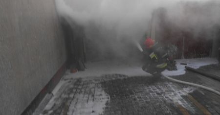 Strażacy interweniowali w sprawie pożaru w garażu