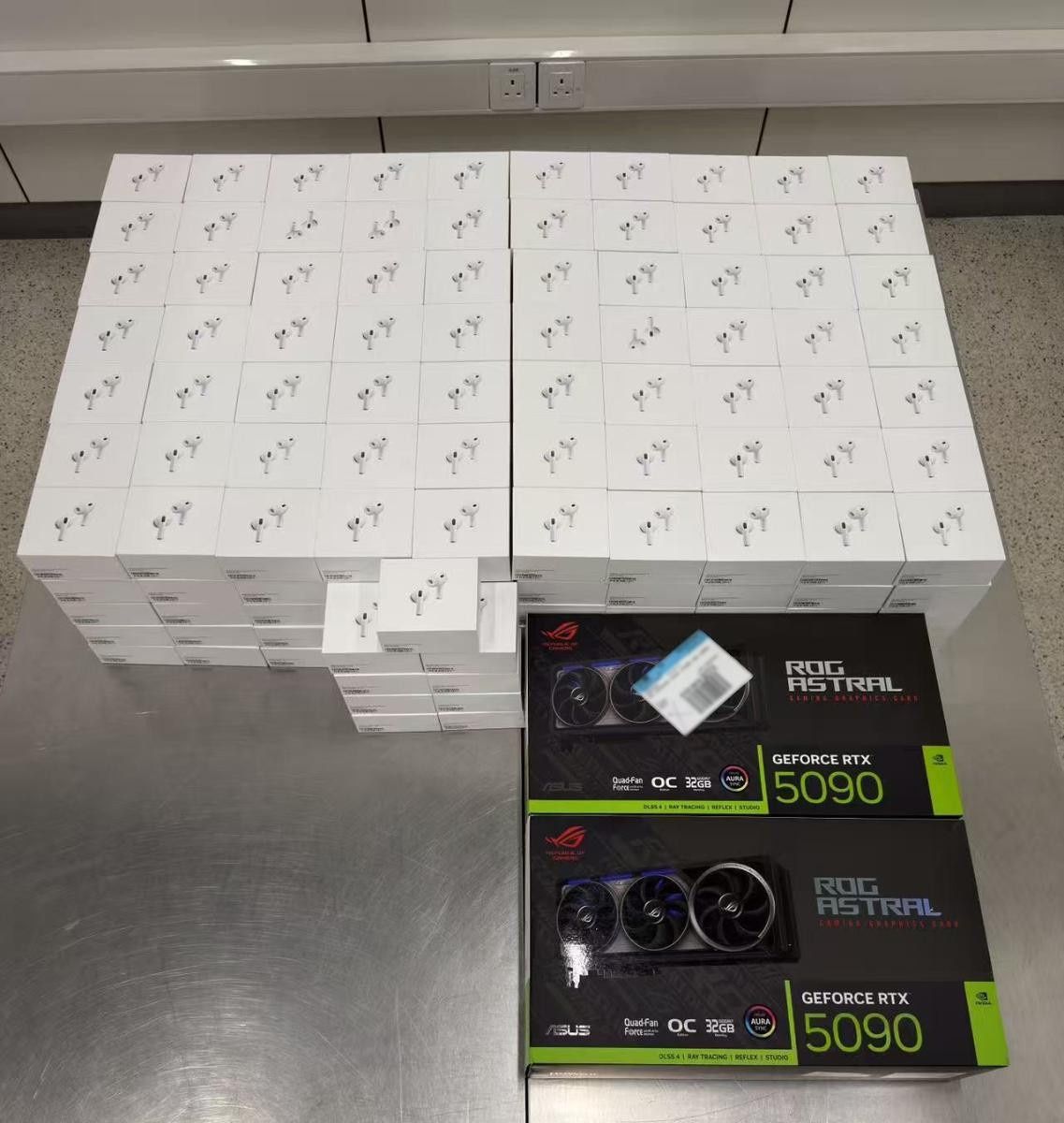 Służba celna skonfiskowała też karty GeForce RTX 5090