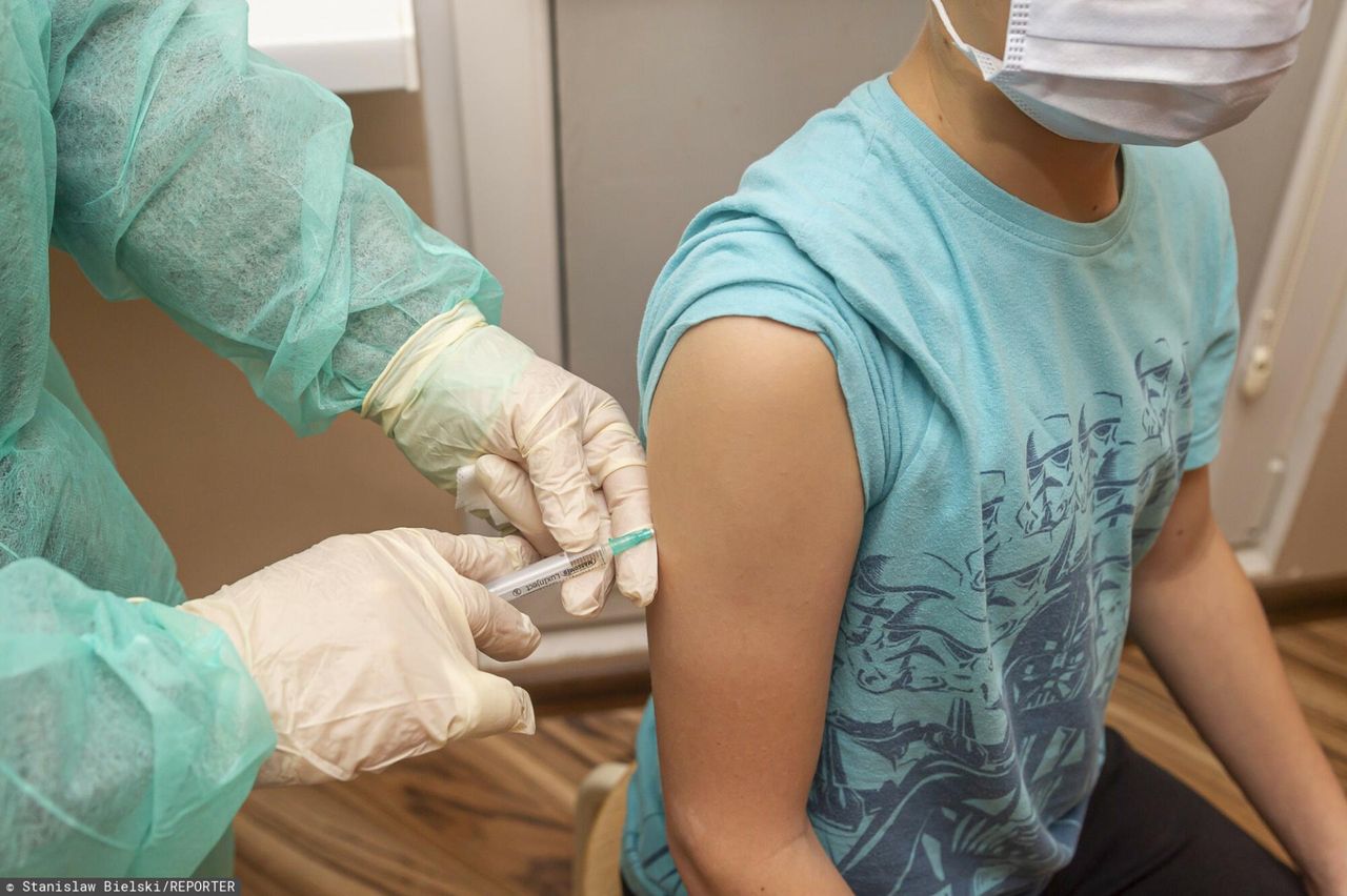 Piszą, że szczepionka na HPV powoduje choroby i zabija. "To stek nieprawd"