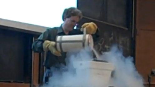 Studencie! Dwa razy zastanów się zanim zabierzesz laptopa na wykład bo... (wideo) 1