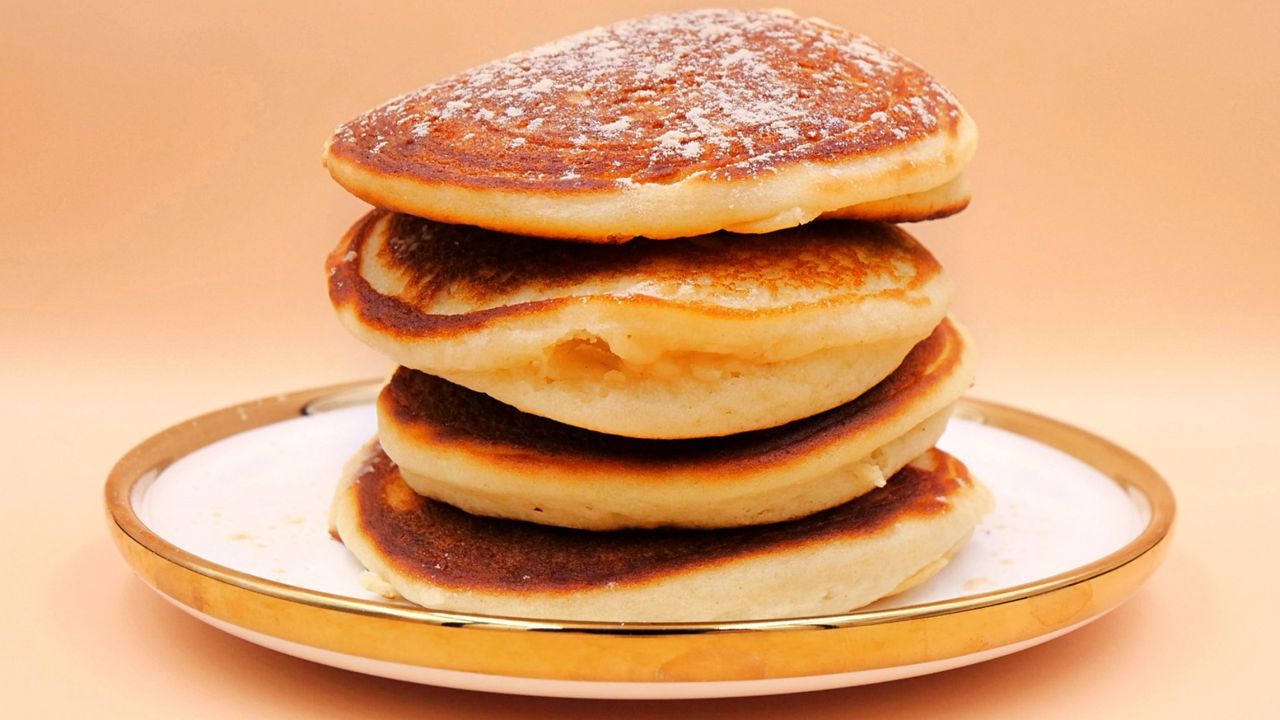 Placuszki w stylu griddle wychodzą idealnie nawet na zwykłej patelni