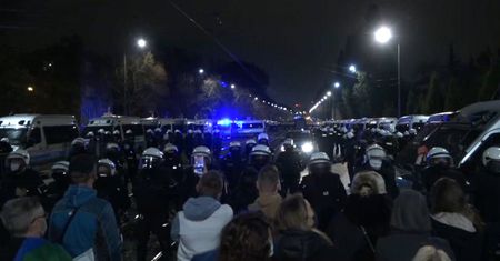 Atak gazem pieprzowym. Sprawdź, jak udzielić pomocy