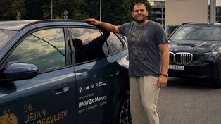 Dejan Milosavljev przyjechał do Kielc. Odebrał swoje BMW. Jeden z najlepszych bramkarzy w Europie trafił do Industrii z Fuechse Berlin