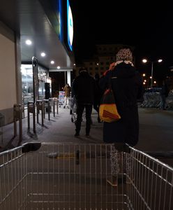 Nocne zakupy w Lidlu: sprawdziliśmy, jak jest. Przed świętami czeka nas kolejkowy horror