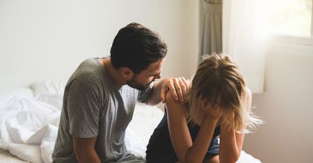 Te znaki świadczą o tym, że związek się kończy. Terapeutka wskazuje czerwone flagi